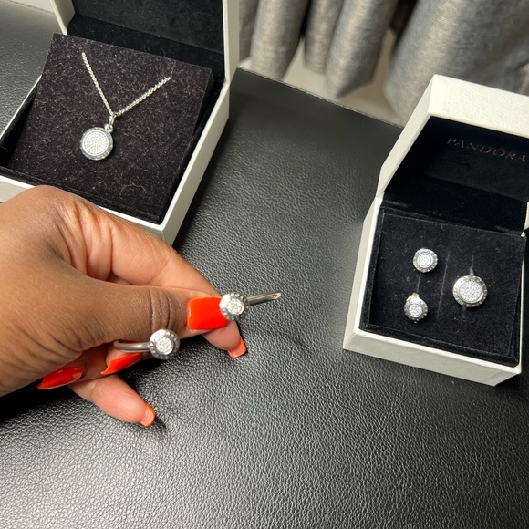 Pandora Signature Logo Set Without Ring - Picture 1 of 10